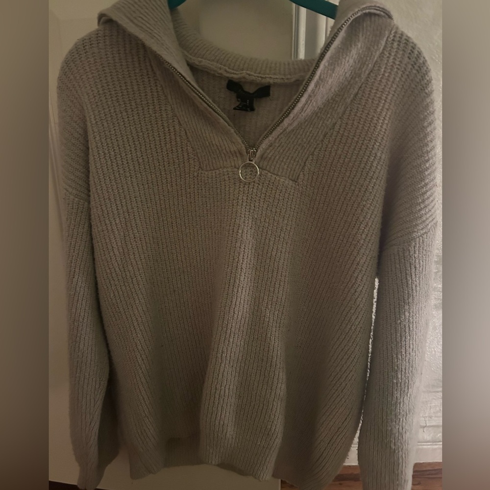 Oversized, half zipped cozy sweater